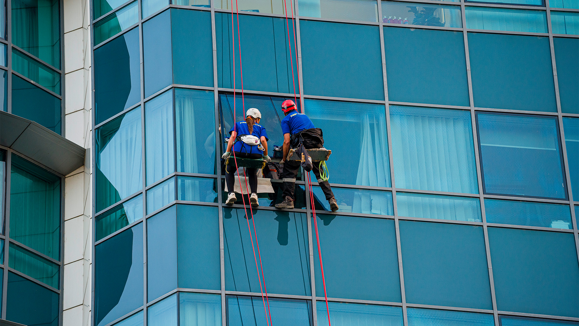 First Facility | Facade cleaning